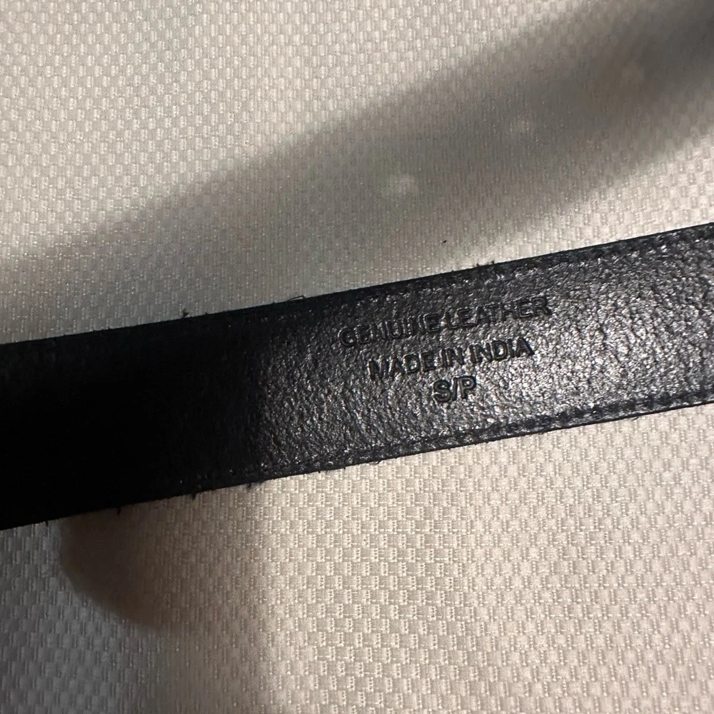 Like NEW! Idyllwind Black and Silver Floral Buckle Belt - Picture 8 of 8